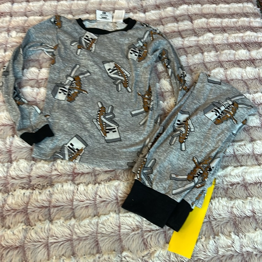 Minecraft 2 pc pajamas size 6